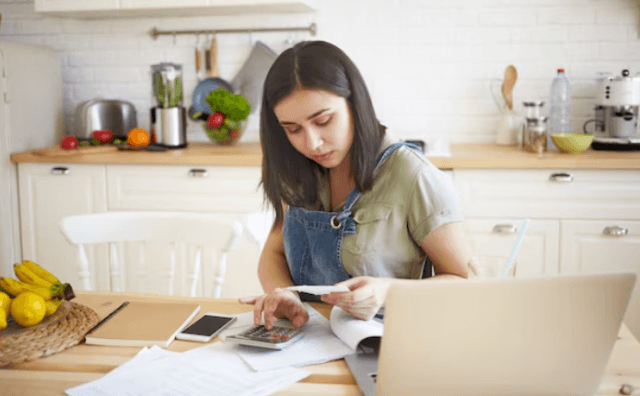 How can your side hustle let you pay your bills?
